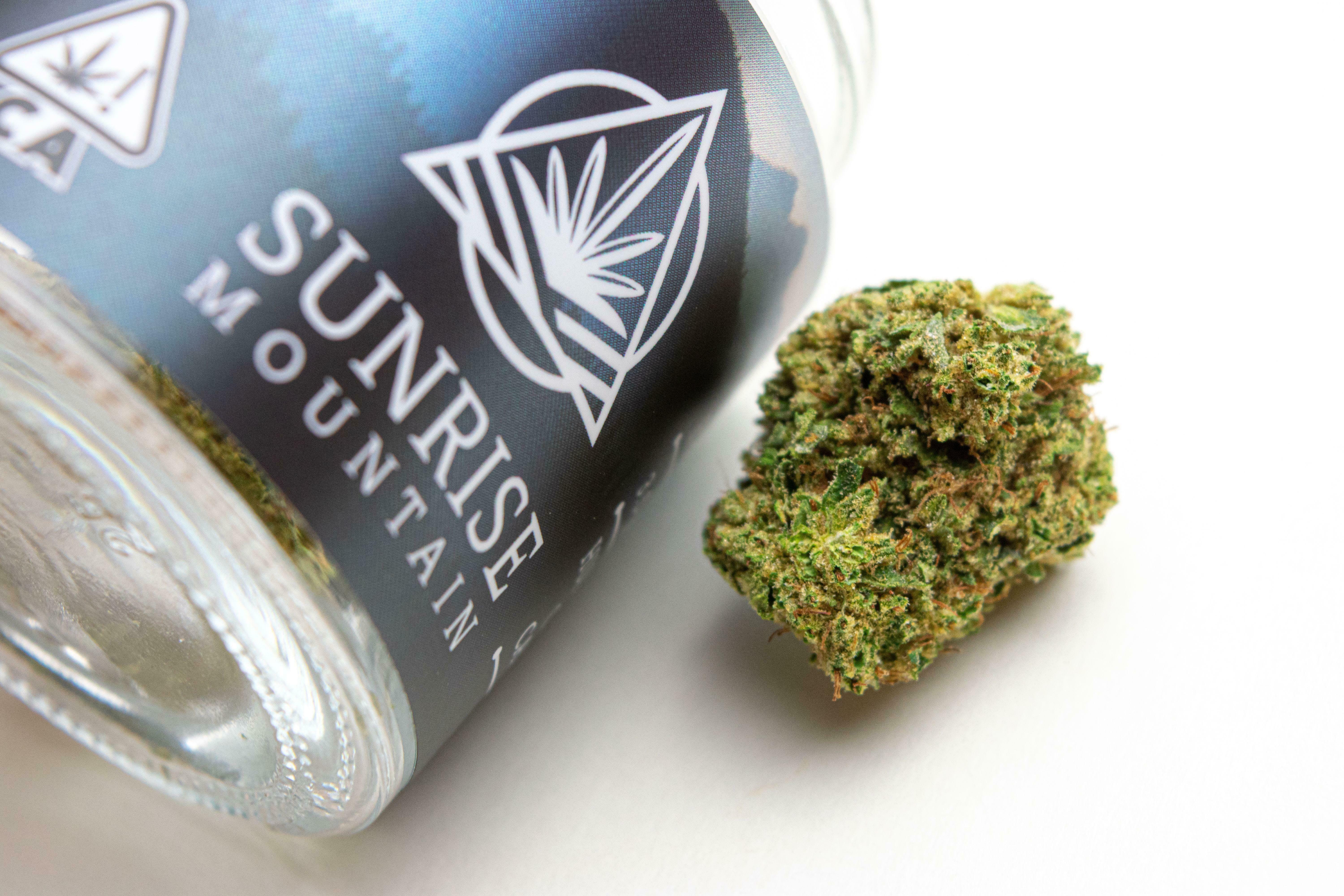 Creme de Luna (Sunrise Mountain) 8th/3.5 Grams (33% THC, Indica)